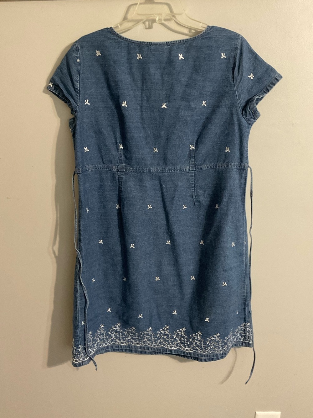 Motherhood Maternity Embroidered Denim Dress with Ties Large - Picture 3 of 9